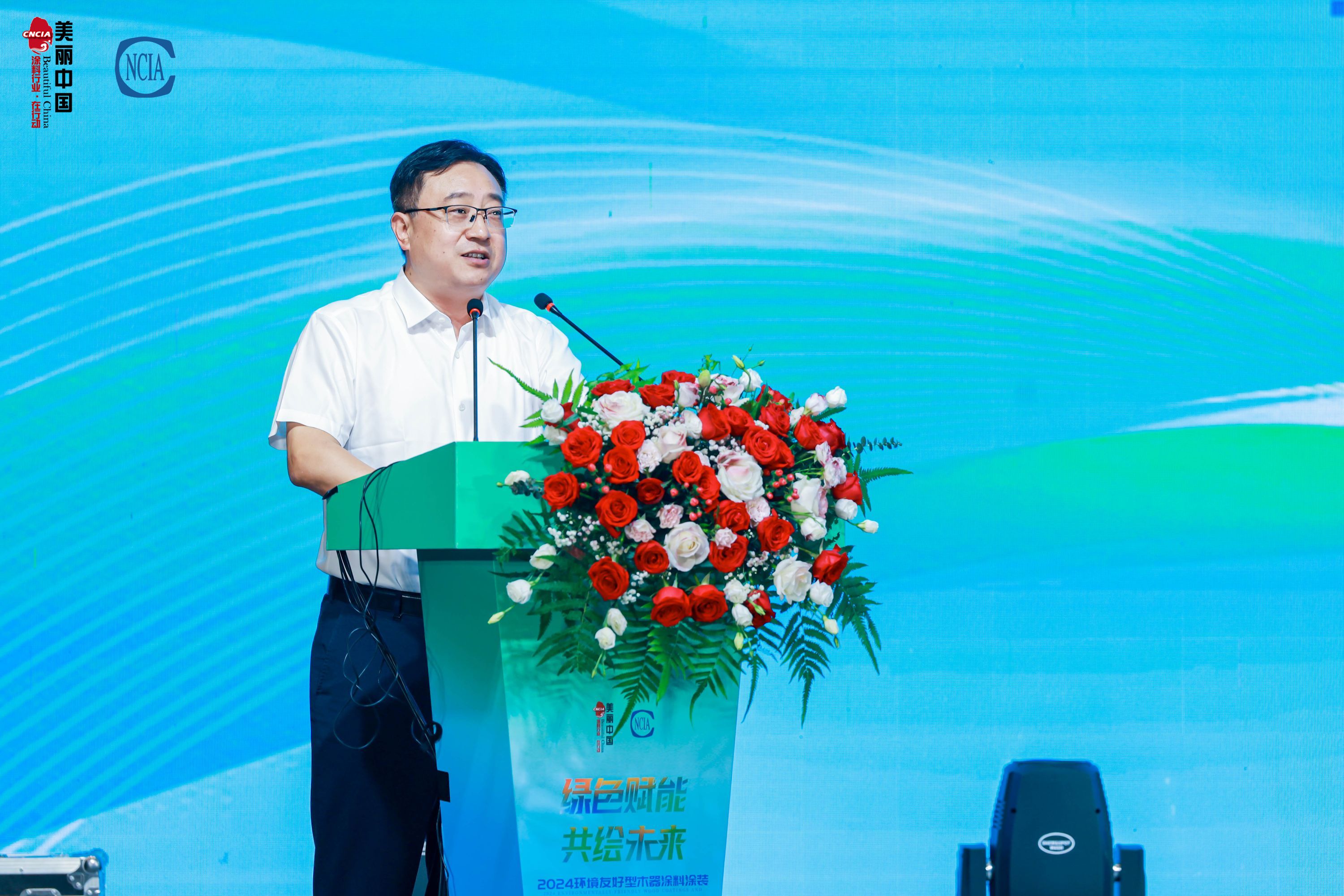 贛州市委常委、副市長何琦致辭